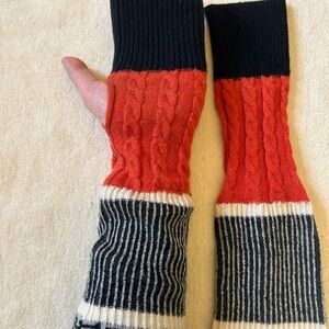 Stylish Black and Red Knit Gloves